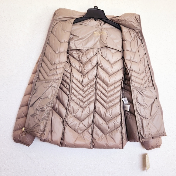 Michael Kors Puffer Jacket with DEFECTS - Picture 3 of 16